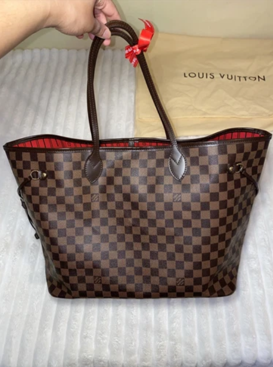 LV PRE-OWNED